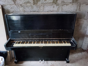 Vana Smolensk klaver restaureerimiseks