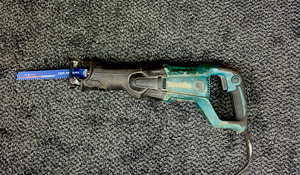 Makita saabelsaag (2 foto / 2)