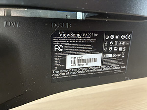 Monitor (4 foto / 4)