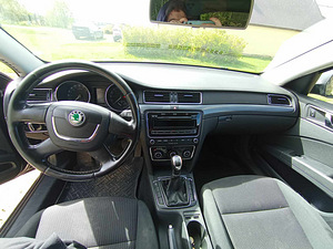 Skoda Superb 2.0 125kw diisel (5 foto / 9)