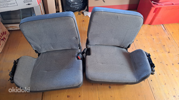 3rd row seats Mitsubishi Pajero