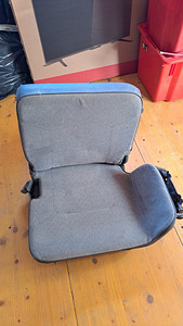 3rd row seats Mitsubishi Pajero (2 foto / 2)