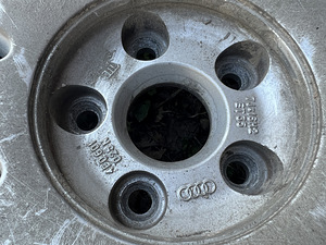 16" Audi originaalvelg üksik (2 foto / 5)