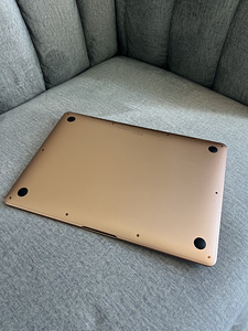 MacBook Air (13” 2018) / 1.6 GHz / 8GB / 128GB (8 foto / 10)
