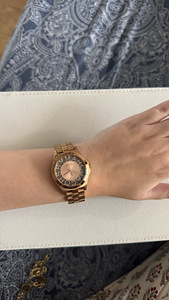 Часы Michael Kors (2 фото из 4)