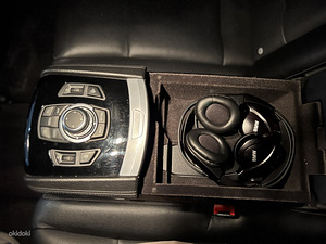 BMW 740 (3 фото из 14)