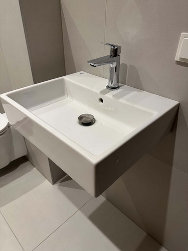 Раковина Ideal Strada и смеситель Hansgrohe Logis