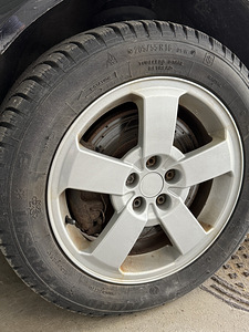 4 оригинальных литых диска VW/Škoda 5x110. /16” с зимними ши (4 фото из 7)