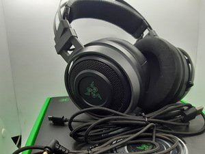 RAZER NARI ULTIMATE BT JUHTMEVABAD KUULARID (2 foto / 3)