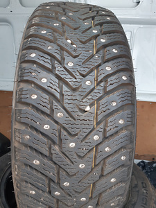 195/55/16 NOKIAN HAKKAPELIITTA 8 naastrehvid (1 foto / 7)