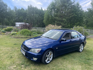Lexus Is200 manual (5 foto / 5)