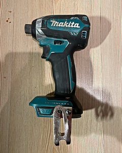 Akulöökkruvikeeraja Makita DTD153 (1 foto / 3)