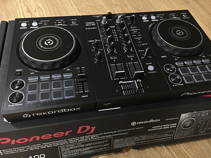 Пионер DDJ-400 (2 фото из 3)