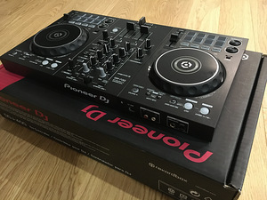Пионер DDJ-400 (3 фото из 3)