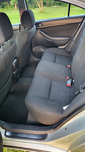 Toyota Avensis (10 foto / 11)