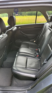 Toyota Avensis Executive (9 foto / 12)