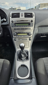 Toyota Avensis 2.0D Linea Sol (11 foto / 15)