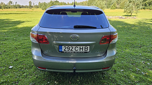 Toyota Avensis 2.0D Linea Sol (6 foto / 14)