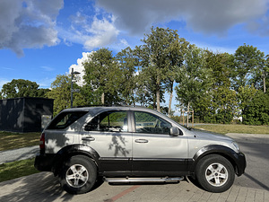 Kia Sorento 2.5 103kW (8 foto / 13)