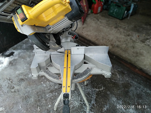 DeWalt многофункциональная пила DV27111/-QS. (5 фото из 10)