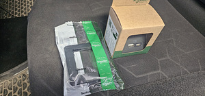 Schneider SEDNA USB ЗАРЯДНОЕ УСТРОЙСТВО A+C 3A 21W АНТРАЦИТ (2 фото из 3)