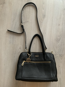 Кожаная сумка dKNY (5 фото из 5)