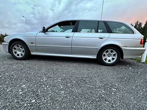 BMW 525i manual 141kw (5 foto / 9)