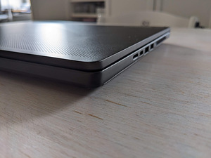 Asus Zephyrus G14 (2022) GA402 (5 foto / 5)
