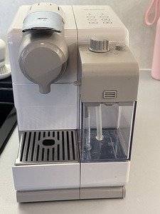 Kohvimasin Nespresso Lattissima One (1 foto / 4)
