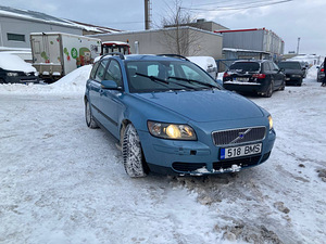 Volvo V50 (2 фото из 7)