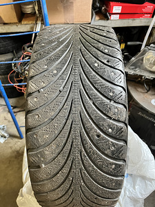 225/45/R17 veljed rehvidega (2 foto / 4)