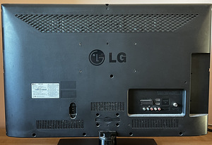 LG телевизор (2 фото из 3)