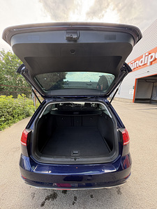 2017 Volkswagen Golf 2.0 TDI 110 кВт R-Line (5 фото из 15)
