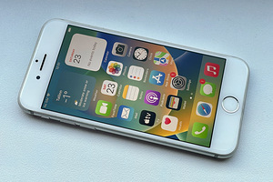 iPhone 8 64 GB Silver (1 foto / 6)