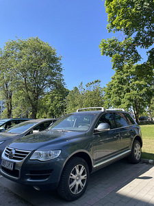 Продам VOLKSWAGEN TOUAREG (2 фото из 3)