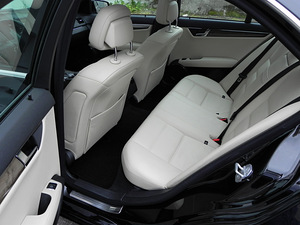 Mercedes-Benz C320 4matic, 165kw (14 foto / 15)