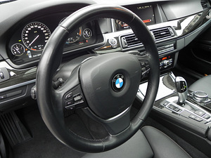 BMW 530 XD LUXURY LCI 190 kw (2015) (7 foto / 15)