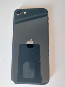 iPhone SE (2020) (2 фото из 3)