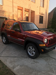 Jeep Cherokee 2.8 TD (3 foto / 14)