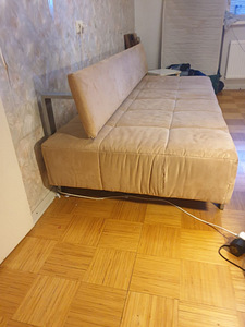Lahtikäiv diivan (1 foto / 3)