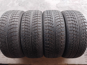 225/55R17 (2 фото из 3)