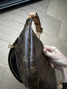 Louis Vuitton bumbag (2 foto / 9)