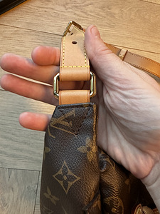 Louis Vuitton bumbag (4 foto / 9)