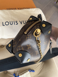 Louis Vuitton Petite Malle Souple kott (4 foto / 7)