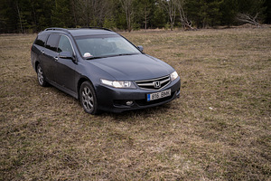 Honda Accord (3 foto / 11)