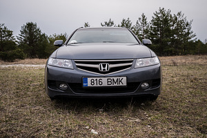Honda Accord (5 foto / 11)