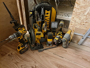 Инструменты dewalt (1 фото из 9)