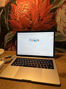 MacBook pro 2017 13” 128gb (2 foto / 3)