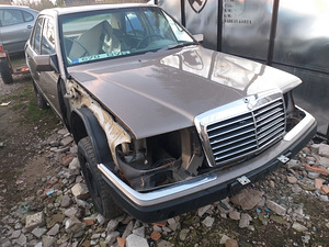 Mercedes benz 124 x2 (4 foto / 8)