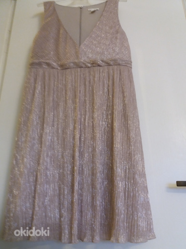 Праздничное блестящее платье нюдового цвета. Размер М. (фото #1)